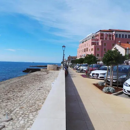 - Zadar Riviera 8249 * Petrcane