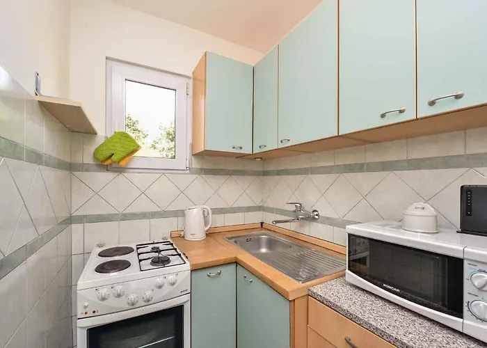 - Zadar Riviera 8249 *